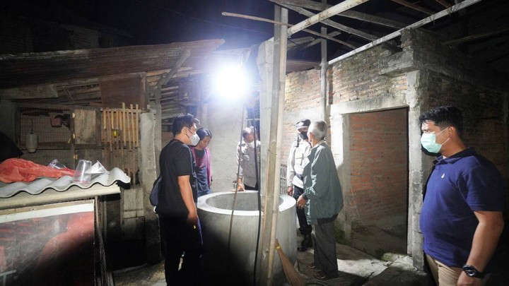 Usai Tusuk Istri, Harno Bunuh Diri Lompat ke Sumur